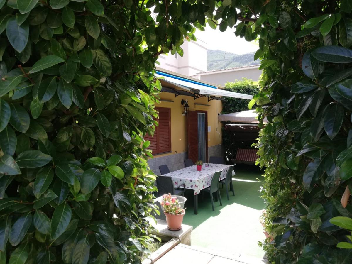 Depandance Con Piscina In Uso In Esclusivo In B&B SantʼAntonio Abate Exterior foto