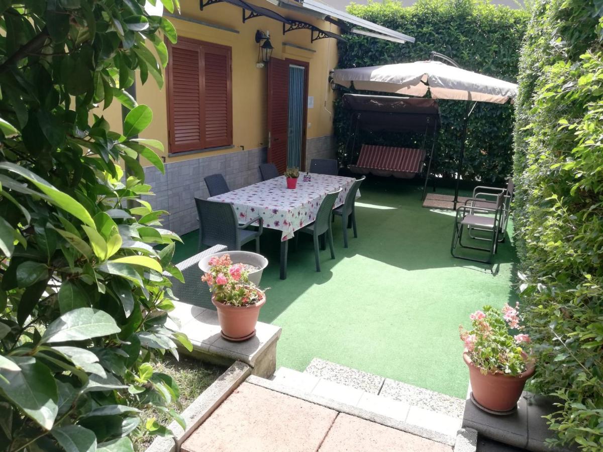 Depandance Con Piscina In Uso In Esclusivo In B&B SantʼAntonio Abate Exterior foto