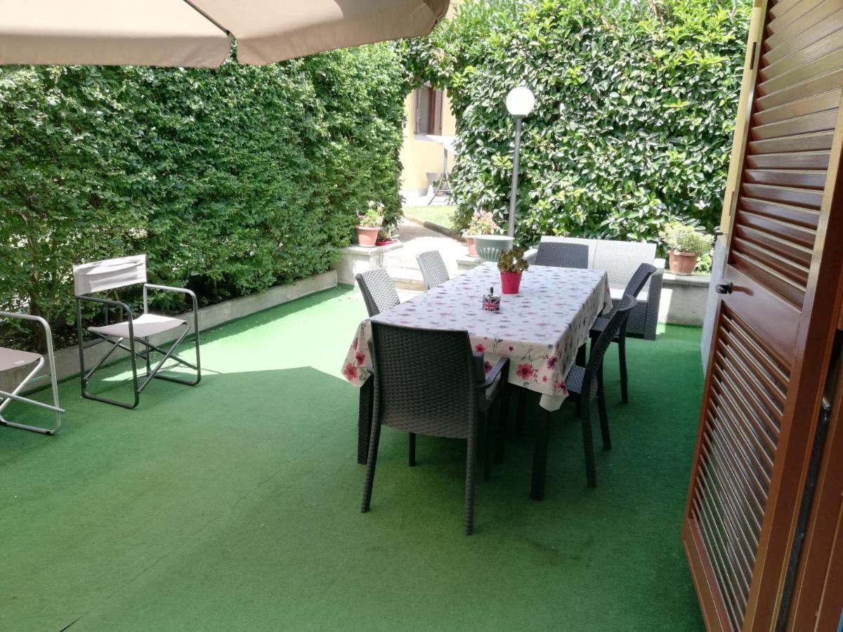 Depandance Con Piscina In Uso In Esclusivo In B&B SantʼAntonio Abate Exterior foto